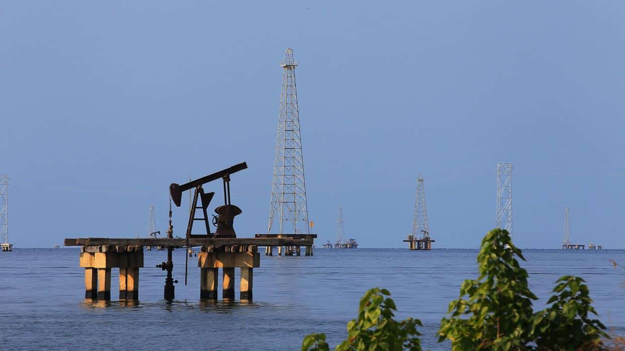 Venezuela Oil Surge: US Investors Pursue Trump's $100 Billion Energy Asset Opportunity - Report