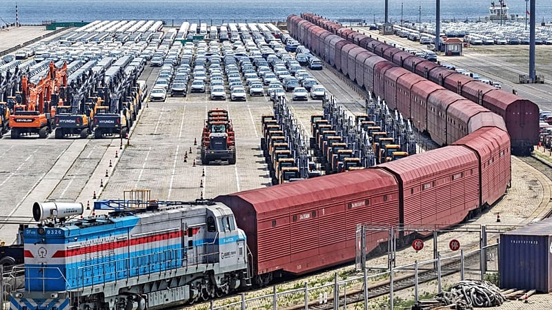 China's Economic Growth Hits Three-Year Low Despite Surge in Exports: Key Insights