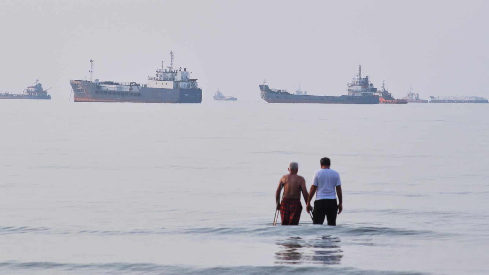Gulf Companies Invest Billions in New Trade Routes Beyond Hormuz