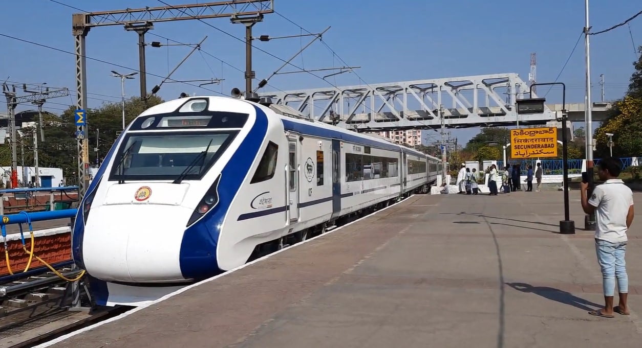 Indian Railways Transports Live Donor Heart via Vande Bharat Express
