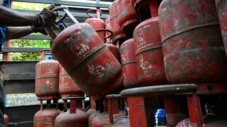 LPG Subsidy Expenditure Surges Past Budget Projections, Could Reach Rs 1 Lakh Crore This Fiscal Year