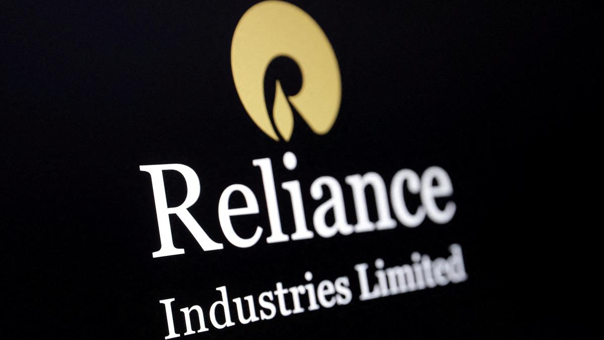 RIL Reports 25% Decline in Q1 Profit at 23,000 Crore, While Revenue Increases by 25%