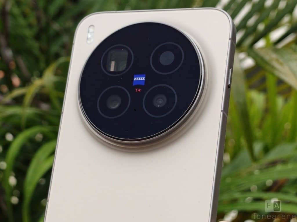 Smartphone Sales Experience 10% Decline in Q1, Marking Largest Drop in Three Years