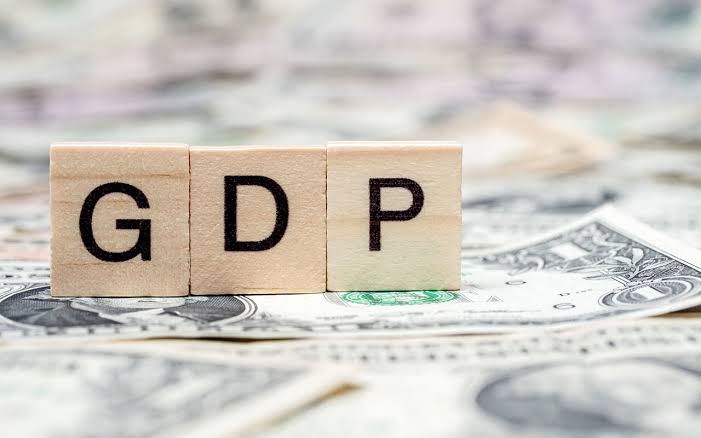 US Economy Experiences Slowdown as GDP Growth Declines to 1.5%, Consumer Spending Remains Strong