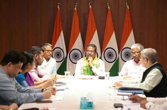 Union Minister Commits to Strengthen West Bengal's Education Sector
