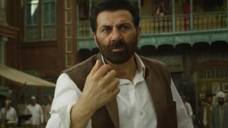 Batwara 1947 Distributor Reaches Compromise for 50-50 Showings with Awarapan 2