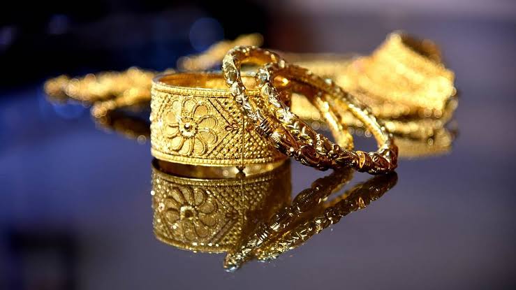 Exploring the Surge in NBFC Gold Loans Against Jewellery Amidst Stricter RBI Regulations