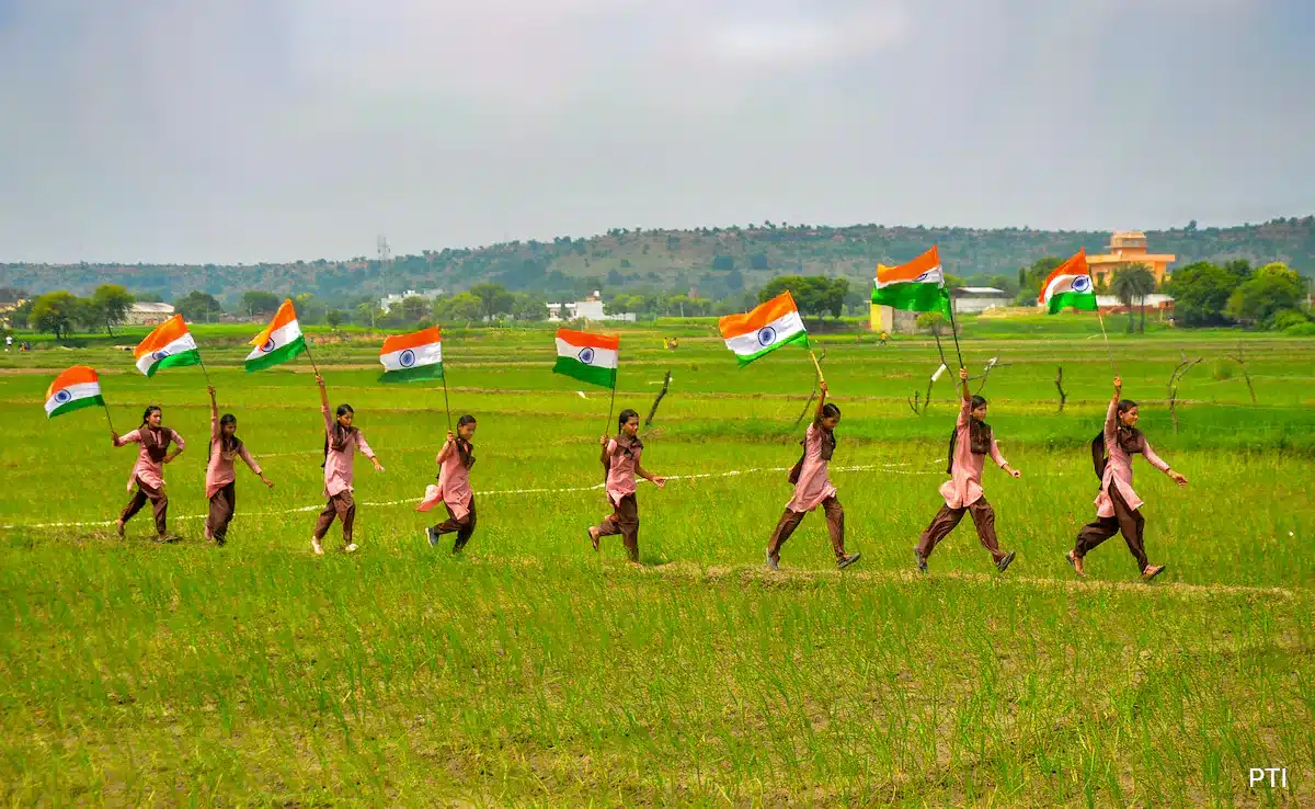 Mass Singing of National Song Marks ‘Har Ghar Tiranga’ Launch