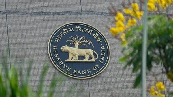 RBI Revamps Deposit Regulations: Key Changes in Differential Rates and Daily Disclosure Requirements