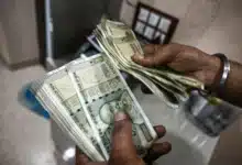 Rupee Declines 13 Paise to 95.56 Amid Rising Crude Prices and Strengthened Dollar from Fed Hike Expectations