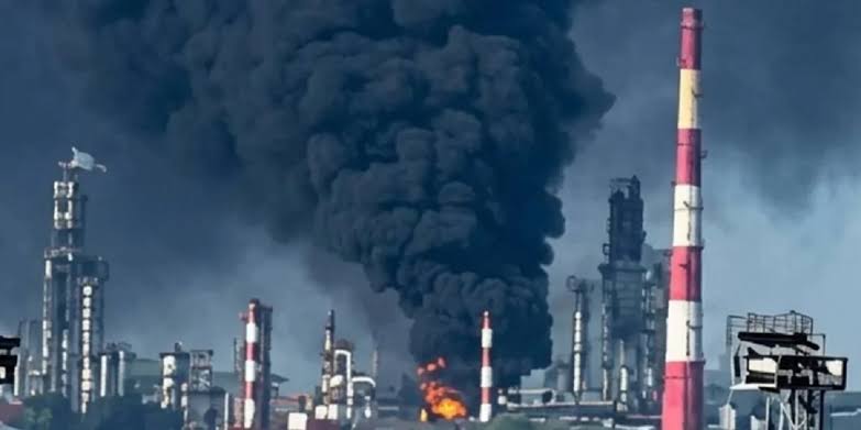 Russia Confronts New Fuel Shortages Amid Disruptions from Refinery Attacks