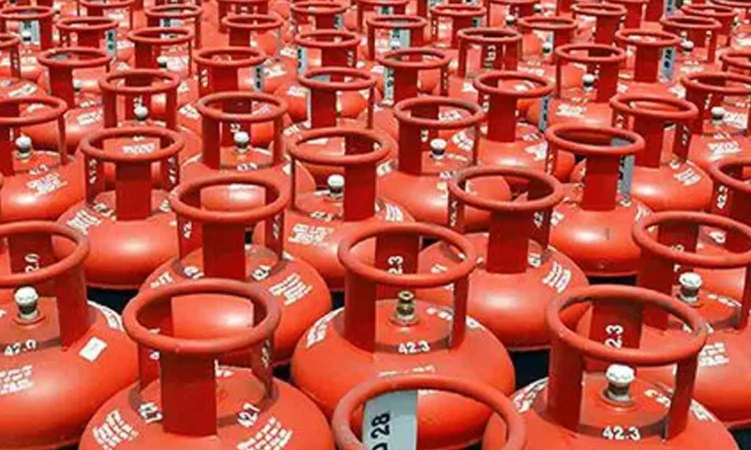 India's LPG Customer Base Declines by 6.2 Million Amid Gulf Supply Constraints and Halted Connections