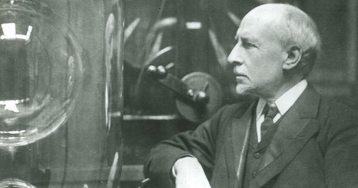 James Dewar
