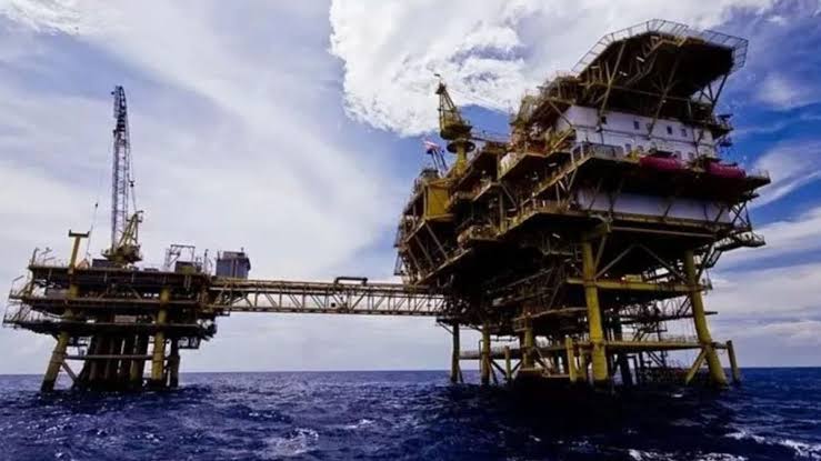 Oil Prices Reach $107 per Barrel Amid Ongoing Hormuz Strait Disruptions