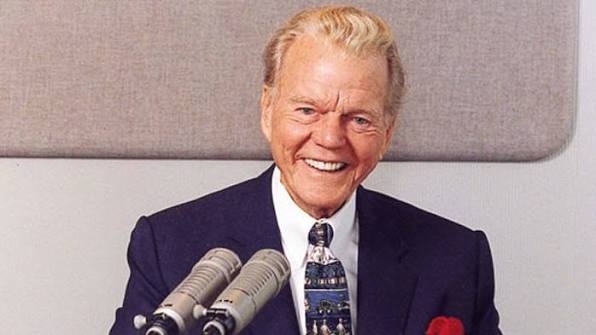 Paul Harvey: The Voice of American Radio and Master Storyteller